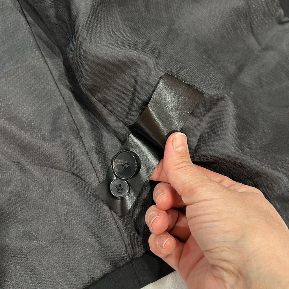 Chic Black Jacket - image 7